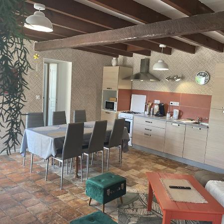 Aparthotel L'Abeille Sas Le Jardin De Messie Beaumont  Exterior foto